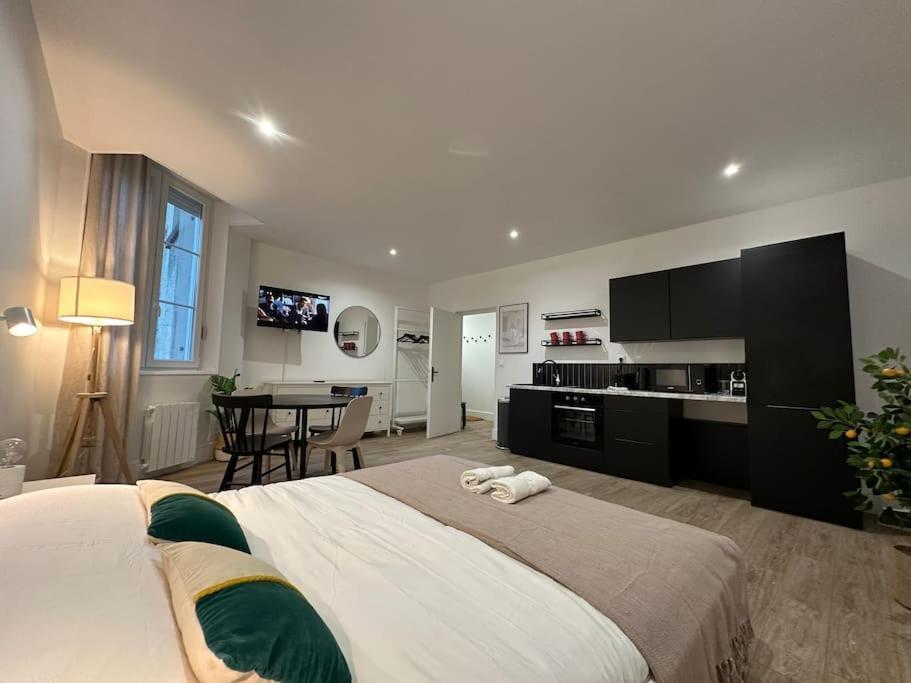 Acapulco, Spacieux Renove Apartment *
